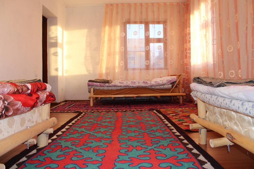 Guest House Guljan Bokonbayevo Extérieur photo